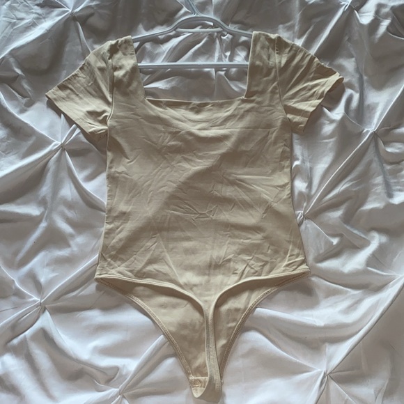 Babaton Contour Square Neck Short Sleeve Bodysuit - Picture 3 of 5